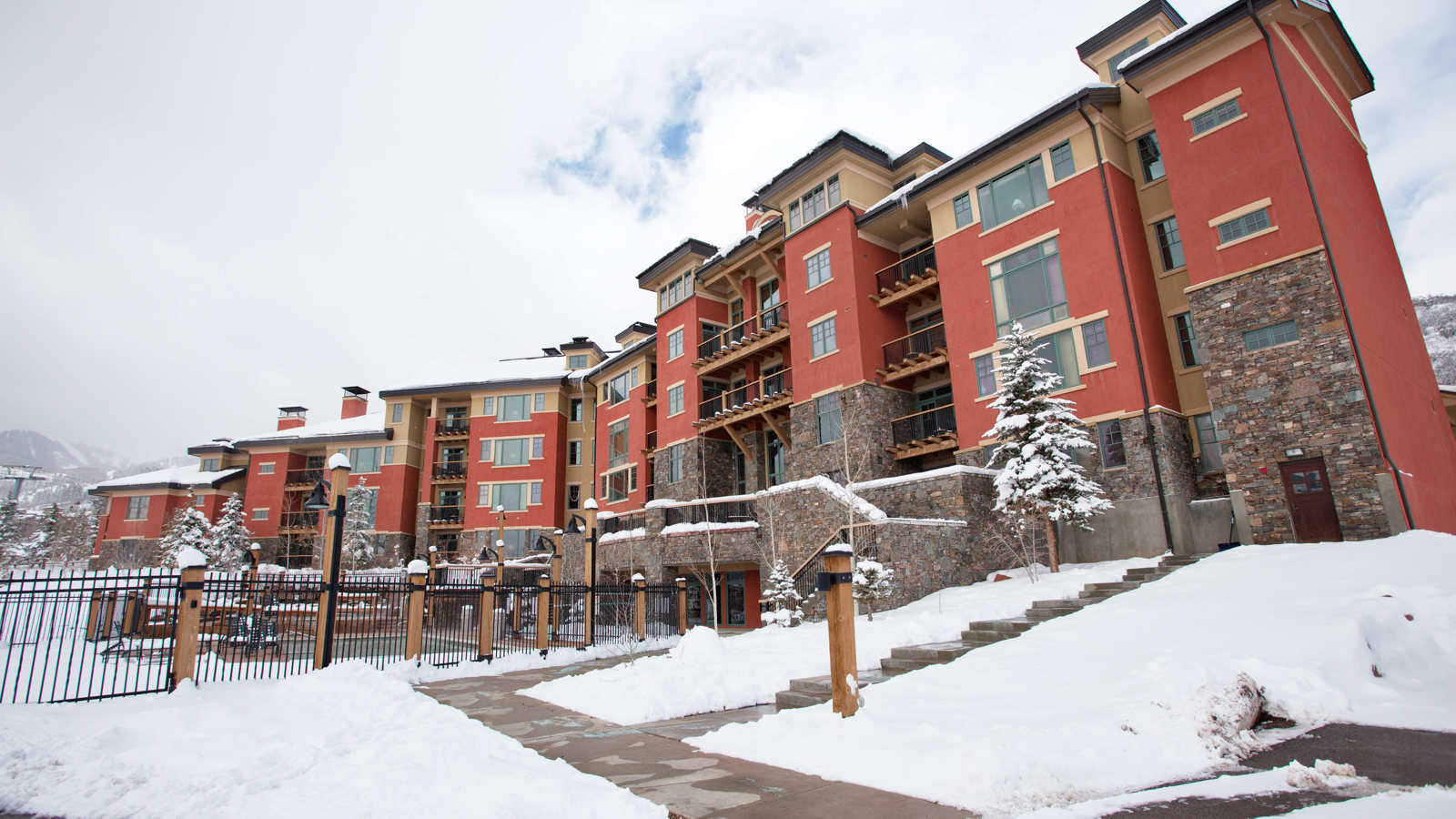 Miners Resort 1