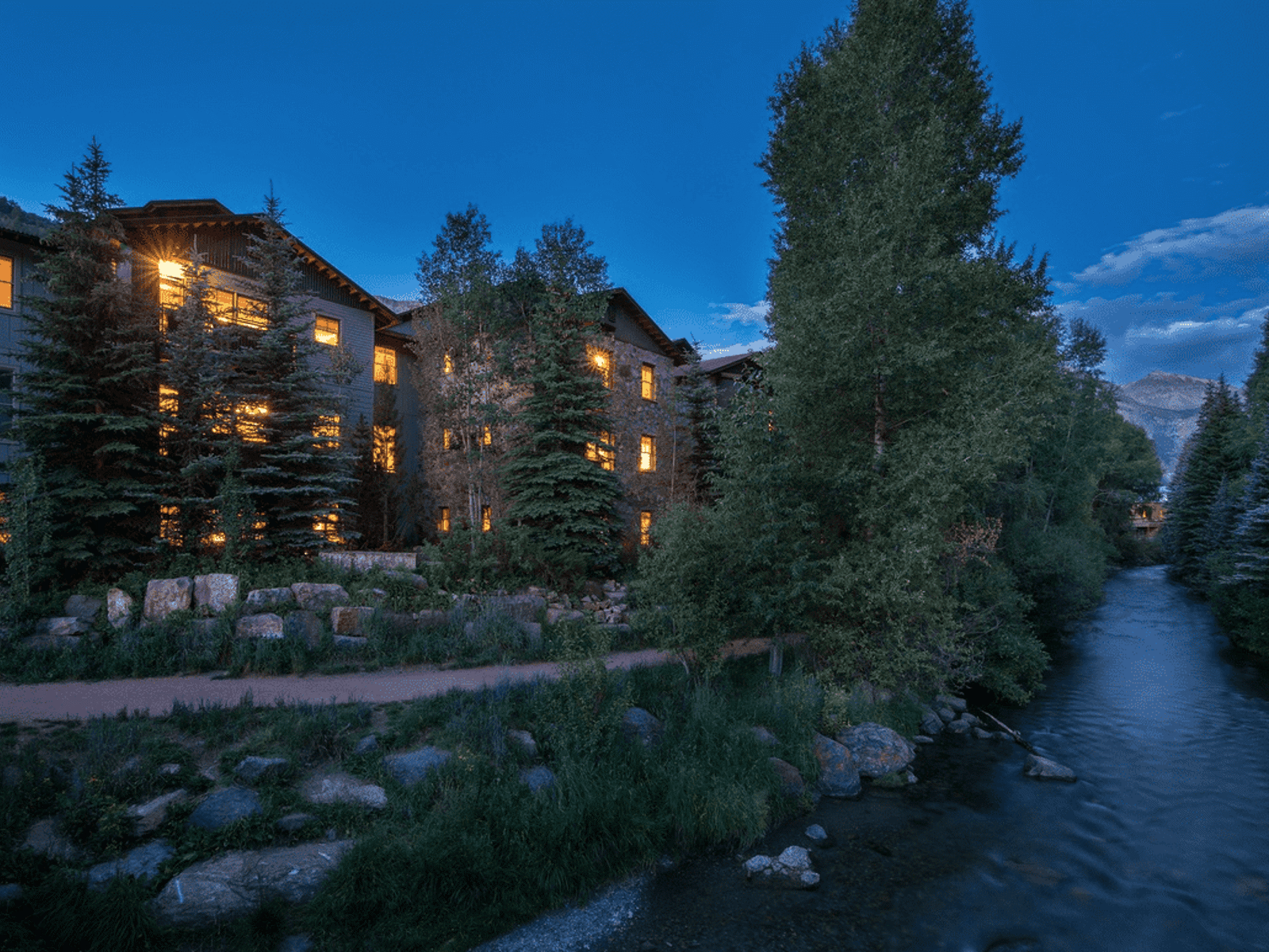 Riverclub Resort 2 (1)