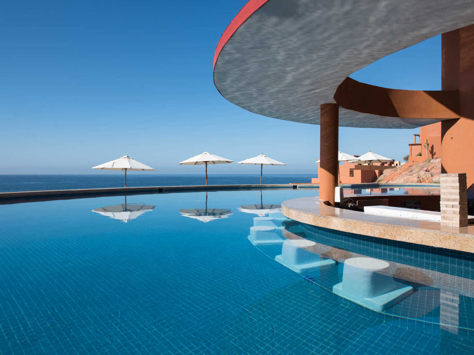CRLC Adultpoolbar 1