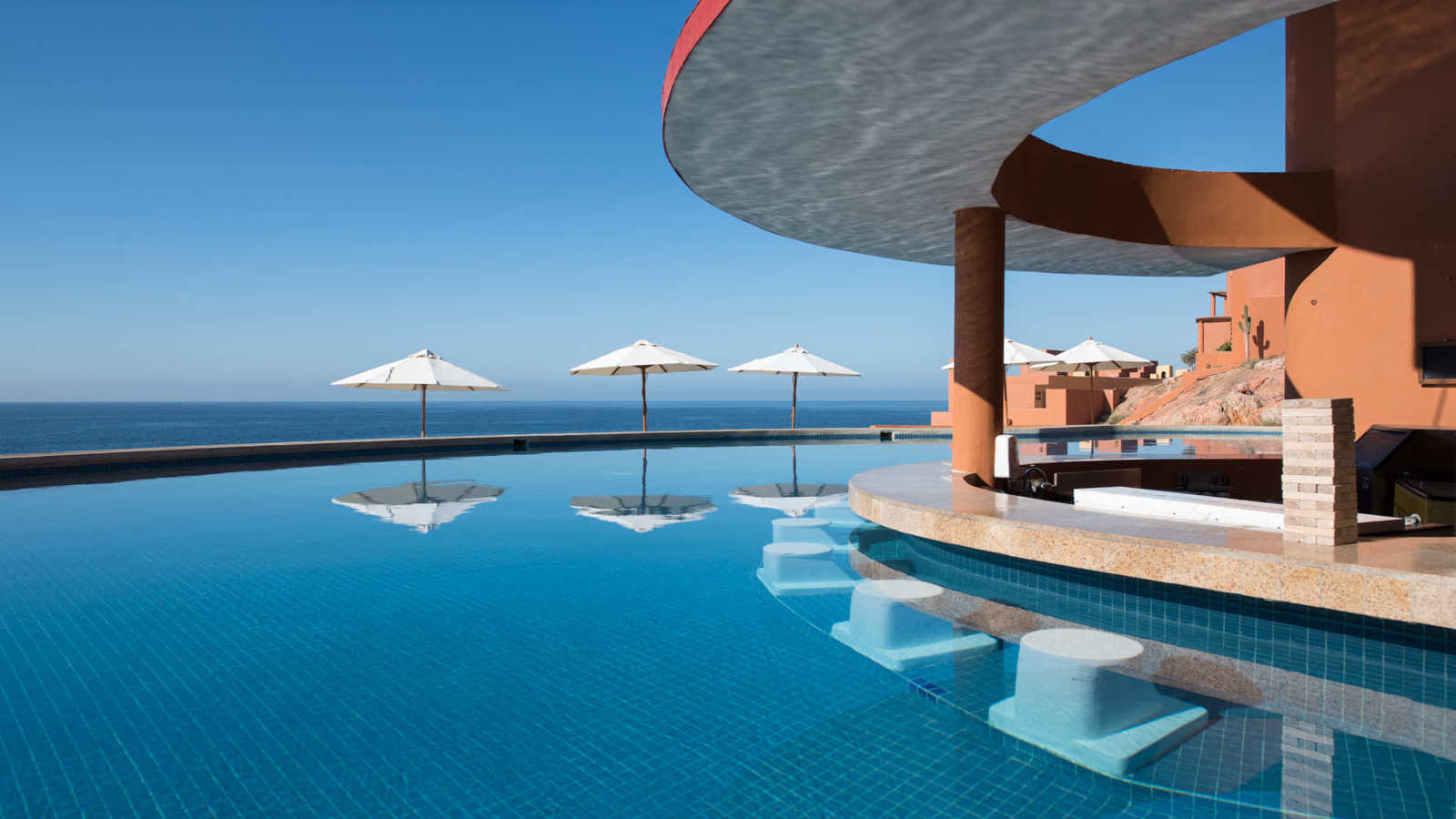 CRLC Adultpoolbar 1