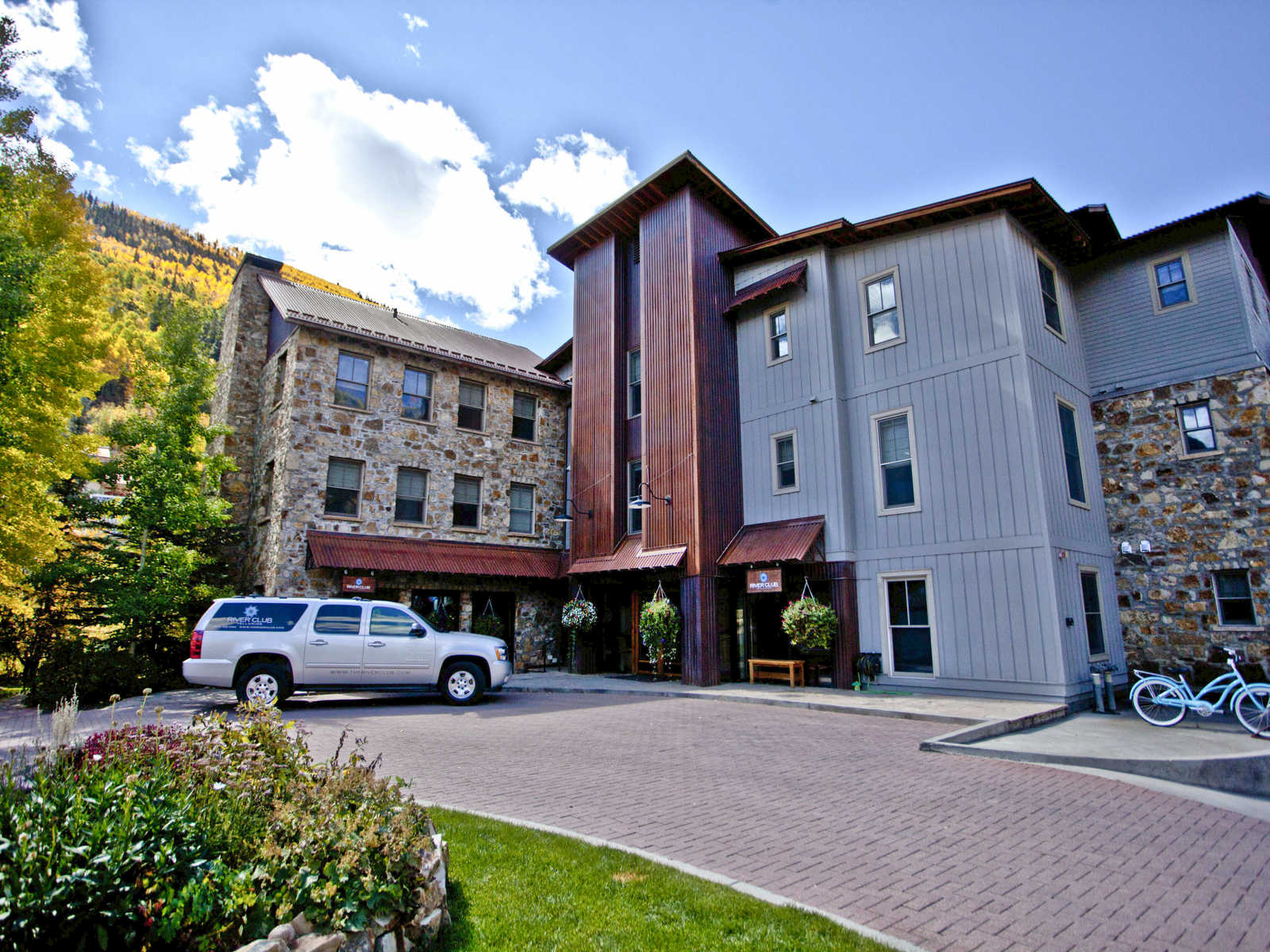 Riverclub Resort 7