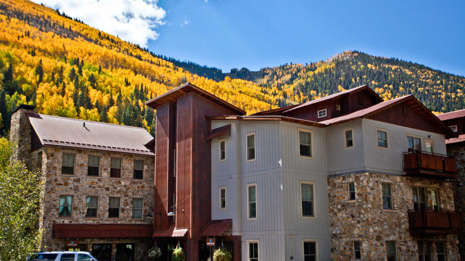 Riverclub Resort 2