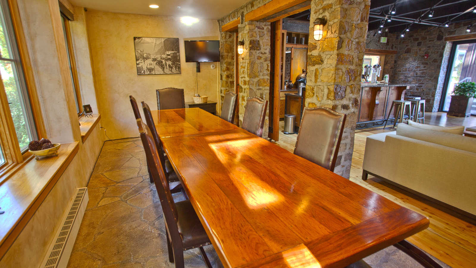 Riverclub Clubroom 2