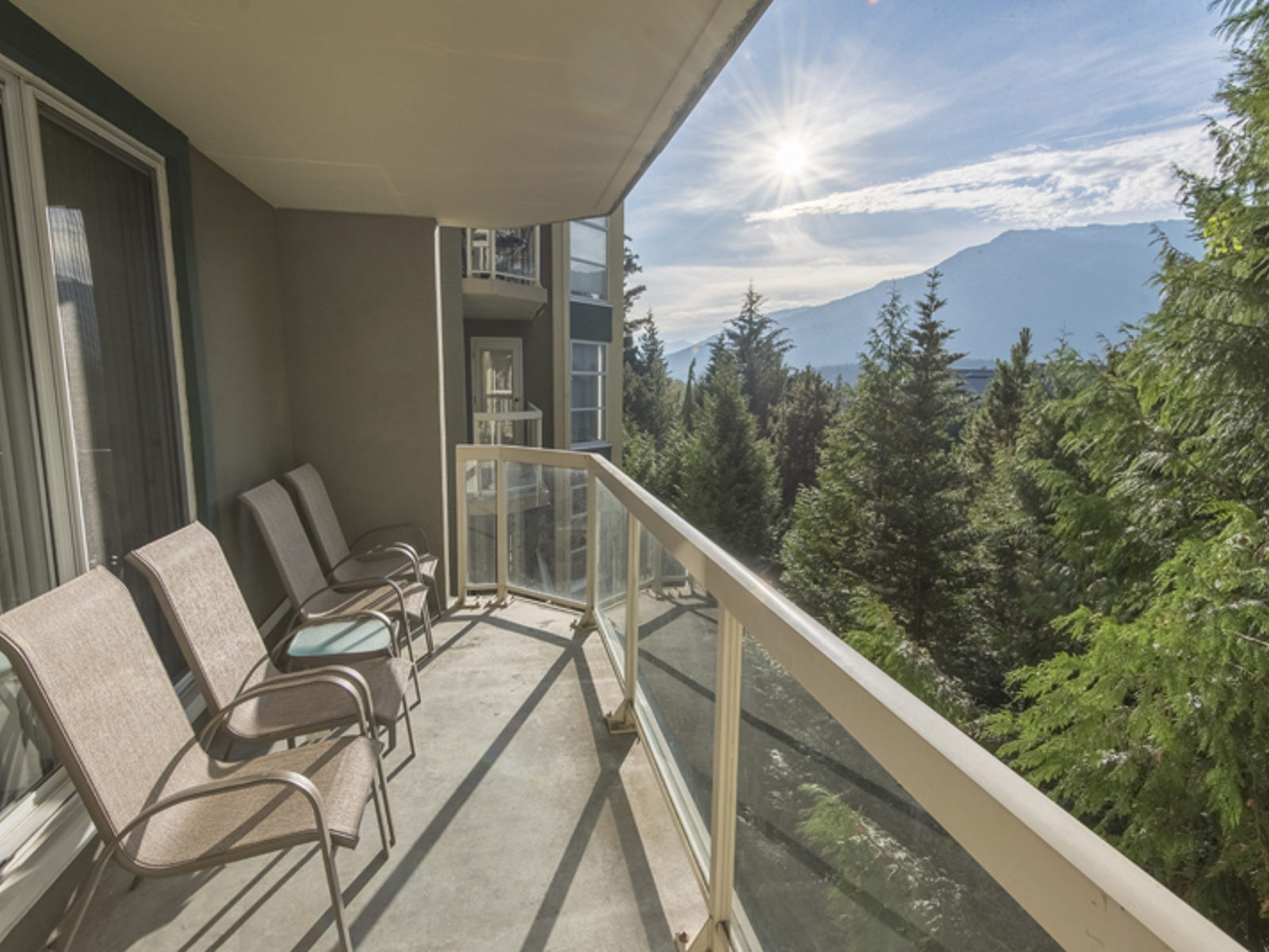 WR301 Balcony 2