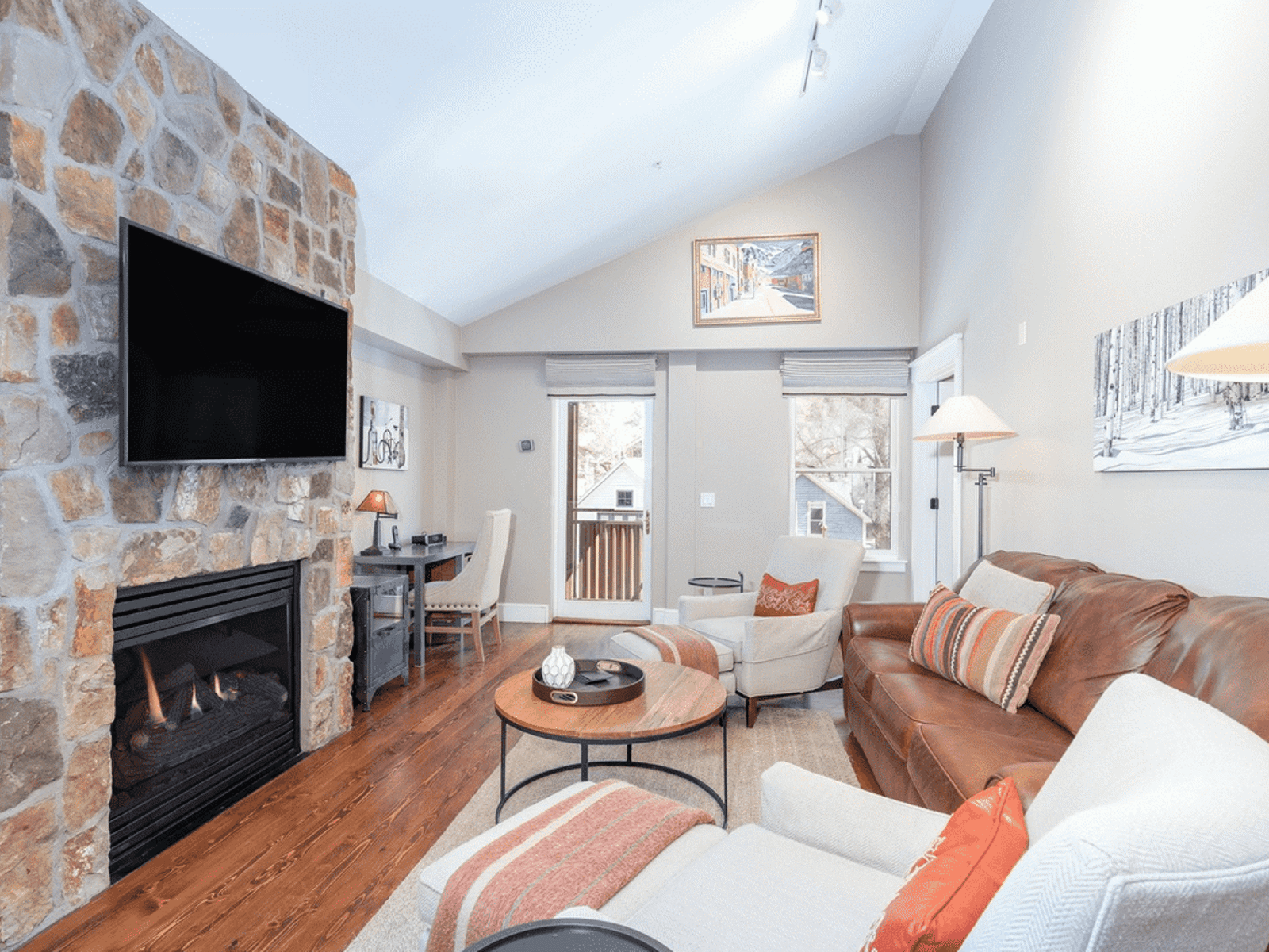 Riverclub Unit 302 3B 1